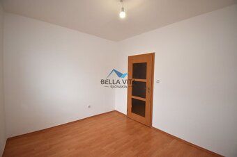 Ponúkame na predaj priestranný 3-izbový byt v žiadanej lokal