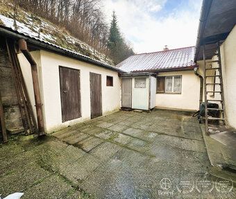 Typ: Rodinný dom Mestská časť: Šášovské Podhradie Obec: Žiar