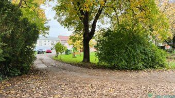 Retro byt ako od babky – s dušou, šarmom a vlastným kúrením
