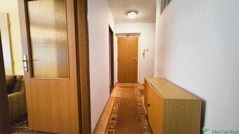 Retro byt ako od babky – s dušou, šarmom a vlastným kúrením
