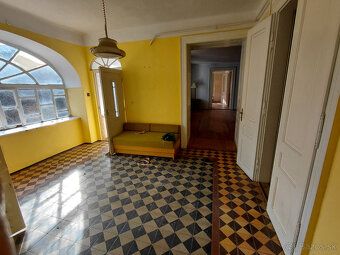 Na predaj ponúkam nehnuteľnosť v štýle kaštieľa s jedinečnou