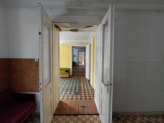 Na predaj ponúkam nehnuteľnosť v štýle kaštieľa s jedinečnou