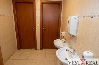 Prenájom kancelárskeho / obchodného priestoru 45 m² v centre