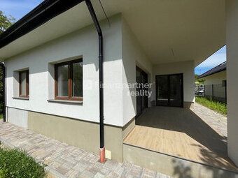 Predstavujeme modernú novostavbu rodinného domu v štádiu hol