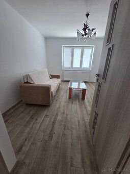 Prenájmom 2 izbového bytu v Trnave.Komplet zariadený,len 5mi