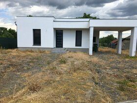 Ponúkam na predaj prízemný rodinný dom (novostavba) vo Veško