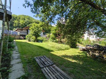 Ponúkame na predaj 5 izbový medzi podlažný rodinný dom s poz