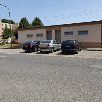 Predám samostatne stojacu budovu na Latorickej ul v Bratisla