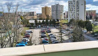Hľadáte pekný svetlý byt s lodžiou na skvelom mieste?
Ponúka
