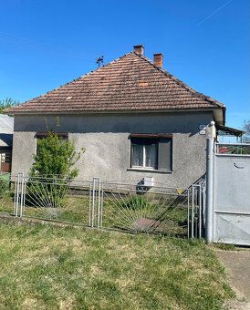 Ponúkame na predaj rodinný dom v obci Horná Kráľová na pries