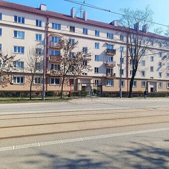 TB Real ponúka na prenájom 1 izbový tehlový byt, 42m2, na 2.