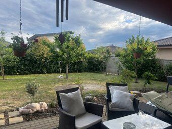 TOP PONUKA - SAMOSTATNÝ - Bungalov 520m2 pozemok- moderný,za