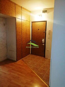 Ponúkame Vám : Priestranný a príjemný 3 izb. byt s balkónom 