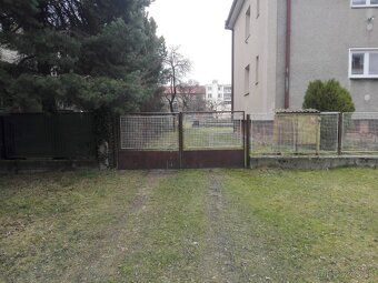 dám do dlhodobého prenájmu garáž v centre Lipt. Mikuláša. Na