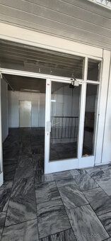 Typ: Kancelárie Ulica: Pestovateľská 1 Obec: Bratislava-Ruži