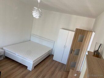 Dáme do prenájmu zariadený 1,5-izb. byt s balkónom a pivnico