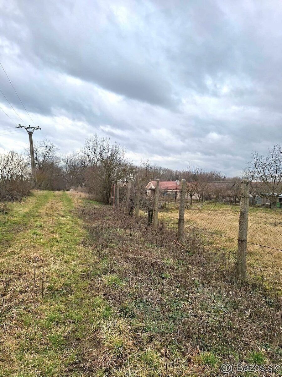Ponúkame Vám na predaj stavebný pozemok kúsok od mestskej ča