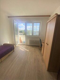 - PRENÁJOM - 4 – izbový byt 80m2 - čiastočne zariadený a vyb