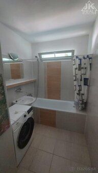 Ponúkame na predaj priestranný 3-izbový byt o výmere 77 m2 /