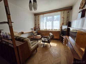 TUreality ponúka na predaj 3 izbový byt v Hlohovci s balkóno