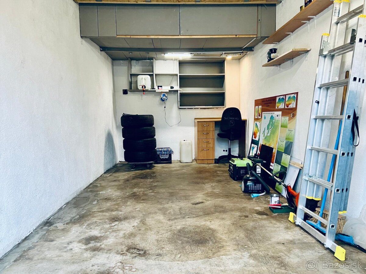 Ponúkam na predaj garáž o výmere 18 m² nachádzajúcu sa vo vy