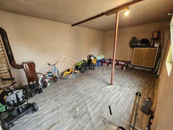 Rodinný 4 izbový dom s garážou a pozemkom 1167 m2
Popis: Rod