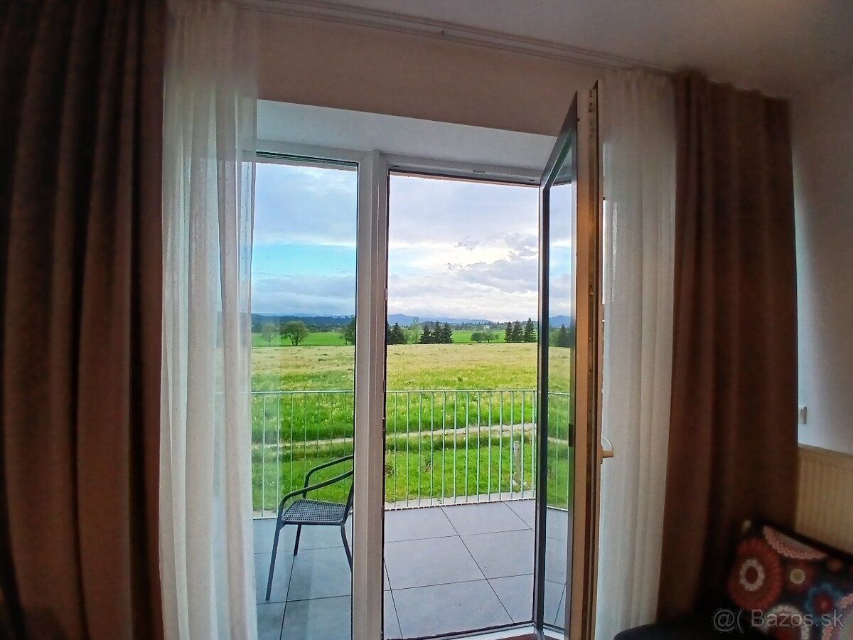 Dáme do dlhodobého prenájmu 2 izbový apartmán o výmere 52 m2