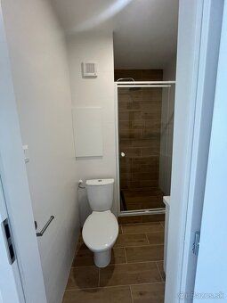 🏠 Prenájom 1-izbového bytu – Šaľa
Ponúkam do dlhodobého pren