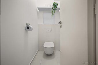 2-IZB. APARTMÁN V NOVOSTAVBE (2018), PARKOVANIE + PIVNICA, M