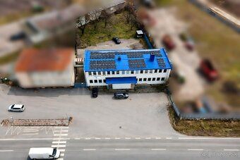 Ponúkame na predaj dvojposchodový polyfunkčný objekt v obci 