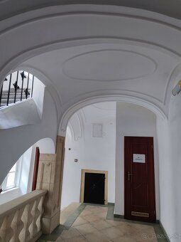 Na dlhodobý prenájom priestranný 2-izbový byt (67 m²) priamo