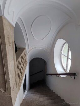 Na dlhodobý prenájom priestranný 2-izbový byt (67 m²) priamo