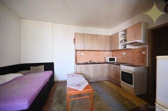 Ponúkam na predaj priestranný 2-izbový byt o výmere 49 m² vo