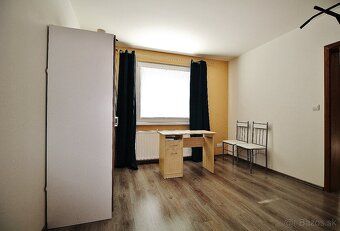 Prenajmem 2-izbový byt o rozlohe 56,6 m2: vstupná hala, kuch
