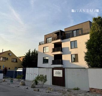 Ponúkame na prenájom štýlový a kompletne zariadený 2-izbový 
