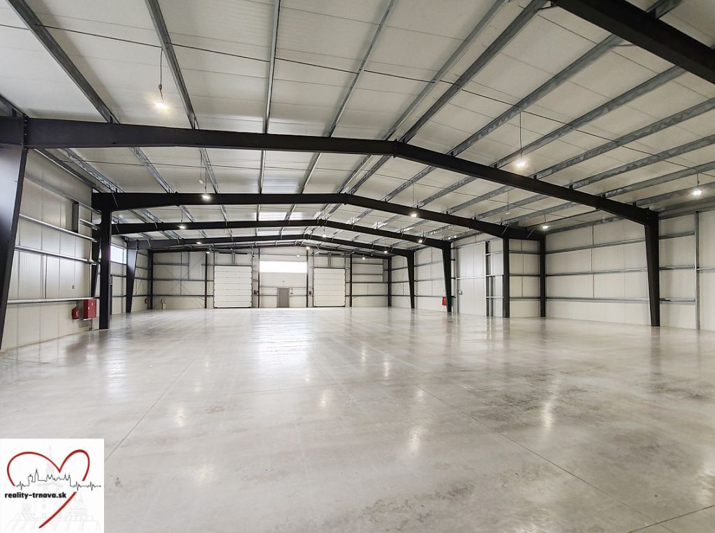 Ponúkame na prenájom 1000 m2 nový skladový priestor s tromi 