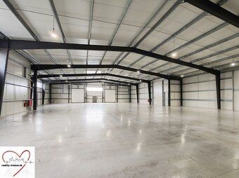 Ponúkame na prenájom 1000 m2 nový skladový priestor s tromi 