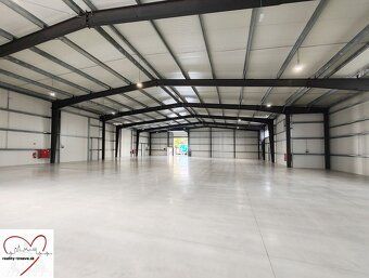 Ponúkame na prenájom 1000 m2 nový skladový priestor s tromi 