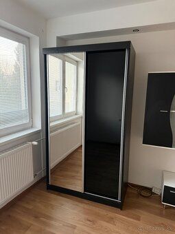 Ponúkam na prenájom kompletne zrekonštruovaný 1-izbový byt v