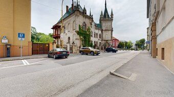 Ponúkame Vám exkluzívne na predaj KRAJNÉ parkovacie miesto =