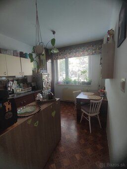 Predám 4 izbový byt, Košice, Pražská ulica. Byt má 80m2, nac