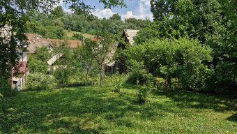 Ponúkame na predaj pozemok s celkovou výmerou 644 m2, ktorý 