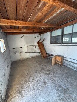 Na prenájom garáž/skladovacie priestory o veľkosti 18 m² vho