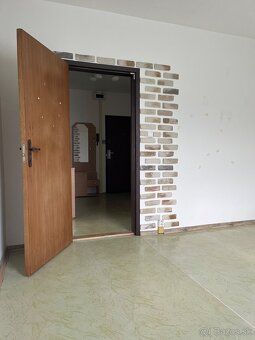 Ponúkame na predaj 2-izbový byt s balkónom, nachádzajúci sa 