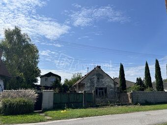 ZNÍŽENÁ CENA! POZEMOK 612 M2 - VÝBORNÁ POLOHA BLÍZKO KOMPY -