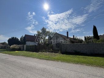 ZNÍŽENÁ CENA! POZEMOK 612 M2 - VÝBORNÁ POLOHA BLÍZKO KOMPY -