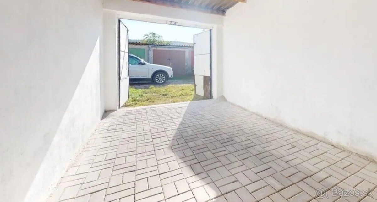 Dám do prenájmu garáž na Fabrickej ulici v Nitre,blízko hote