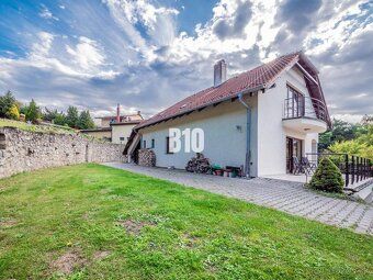 B10 Vám ponúka na predaj priestranný rodinný dom s výnimočne