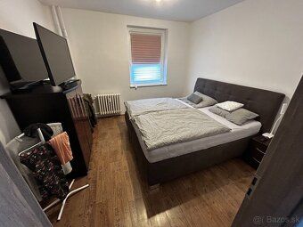Ponúkam na prenájom priestranný 3-izbový byt o výmere 74 m² 