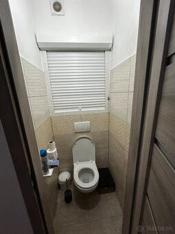 Ponúkam na prenájom priestranný 3-izbový byt o výmere 74 m² 